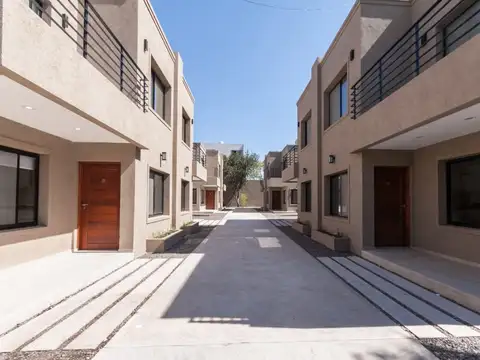 Depto Tipo Casa en Venta en Lanus Oeste, USD 125.000