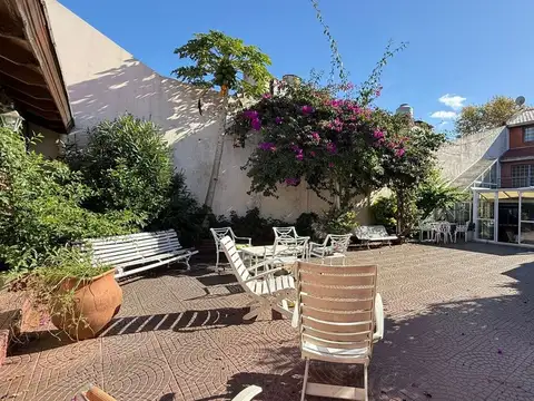 Casa 6 ambientes con 5 baños