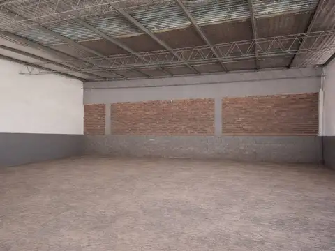 LOCAL O GALPÓN DE 216 m2 EN VENTA EN BERAZATEGUI