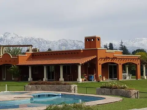 VENTA-GRAN PROPIEDAD EN VISTALBA-LUJÁN-MENDOZA