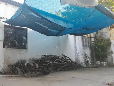 Locales en venta - 5 Baños - Cocheras - 297Mts2 - Los Hornos