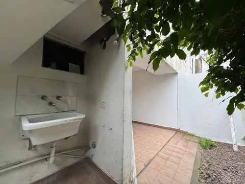 Depto Tipo Casa 3 ambientes con 2 baños