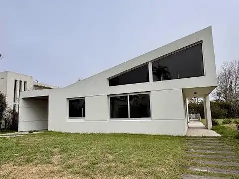 Funes Hills, Miraflores, Funes