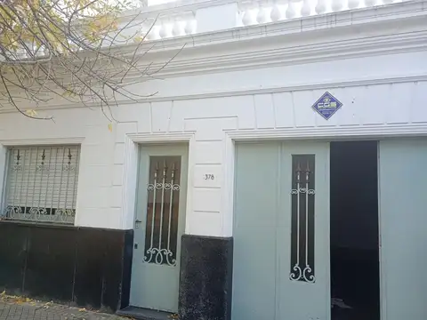 CASA DE DOS DORMITORIOS A LA VENTA EN Ituzaingo 3378