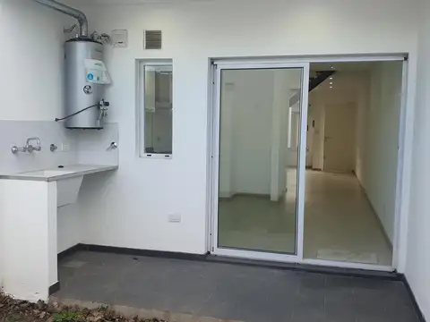 Depto Tipo Casa 3 ambientes con 1 baño