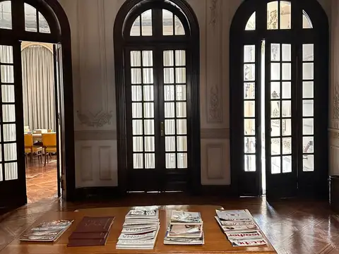 Casa 17 ambientes con 6 baños