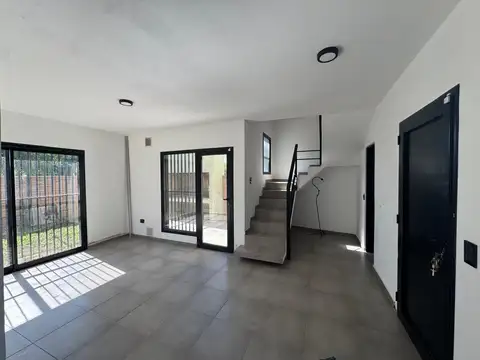 Casa en Alquiler en Saldan, $ 750.000