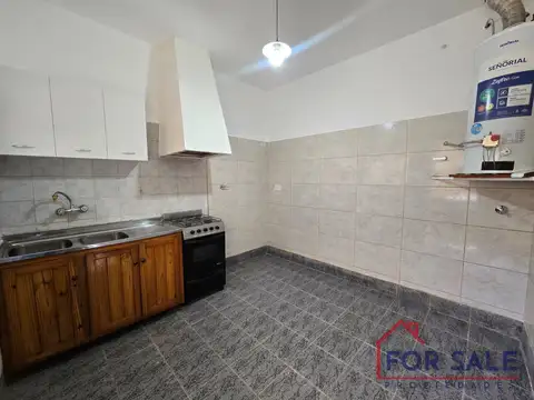 Depto Tipo Casa en Alquiler en Monte Castro, $ 650.000