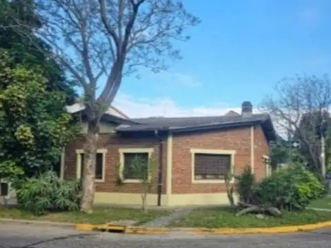 Chalet 3 ambientes con jardin y piscina en Olivos