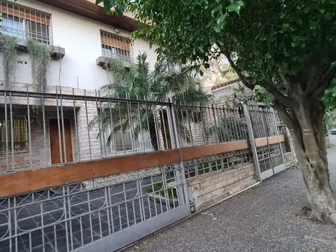 EN VENTA ESPECTACULAR CHALET DE 5 AMBIENTES EN CIUDAD JARDIN ZONA ALAS ARGENTINAS! - FICHA 7656