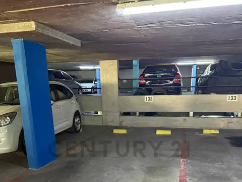 Av. Avellaneda 300, Piso 1