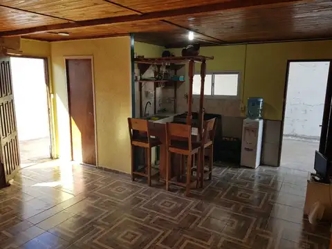 Casa en Venta con 3 cocheras