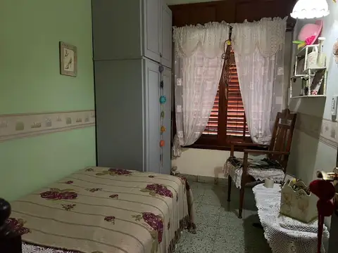 Casa 5 ambientes con 1 baño