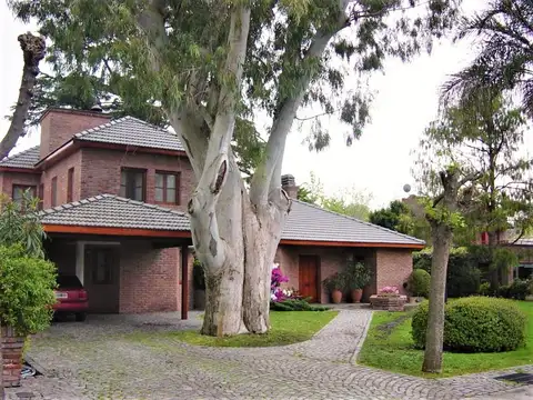 COUNTRY CLUB EL CARMEN