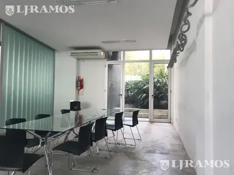 Oficina en Venta con 3 cocheras