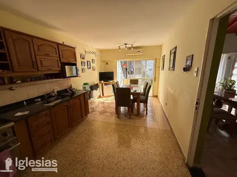 Casa 4 ambientes con 2 baños