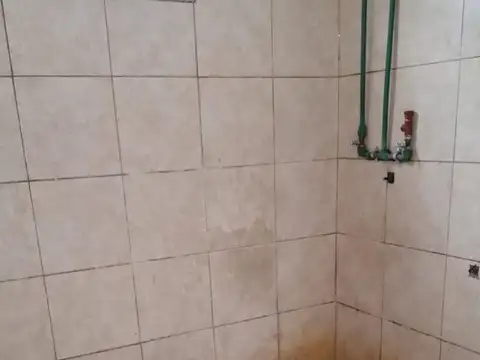 Galpón S/colectora - 400m2Cub - preparado para 3 o 4 pisos +