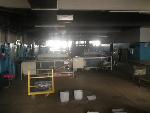 Excelente establecimiento industria de 1300 m2  en dos plantas, en Piñeyro, Pdo. Avellaneda