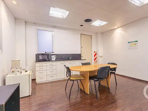 Edificio Comercial en Venta en San Nicolás. Chalet "Muebles Díaz"