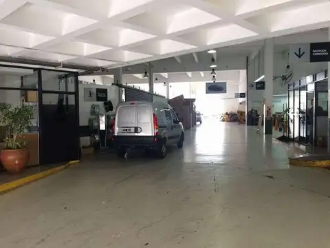 Depósito en venta en Barracas, CABA.