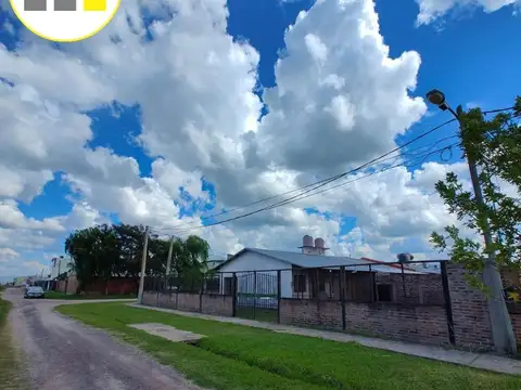 Casa en Venta con 2 cocheras