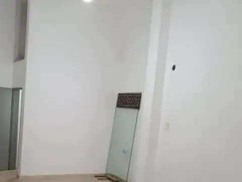 LOCAL COMERCIAL  mariano acosta y eva peron