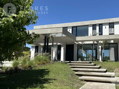 Flores Prop. Vende Casa en La Diligencia - Pilara - Pilar