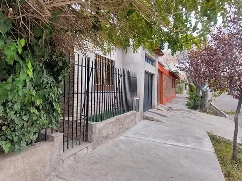 Venta hermosa casa en Villa del Parque, Godoy Cruz