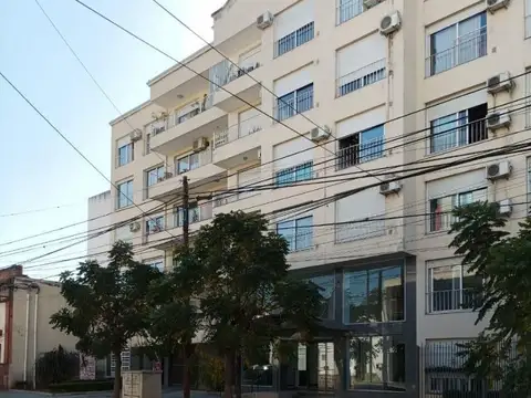 Excelente Depto en Venta 2 dorm Alsina 727 4to piso