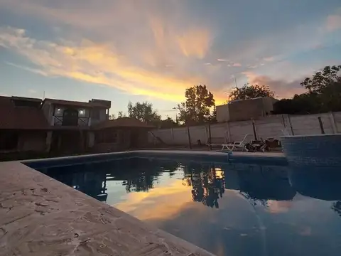 HERMOSA CASA AMPLIA EN VISTALBA