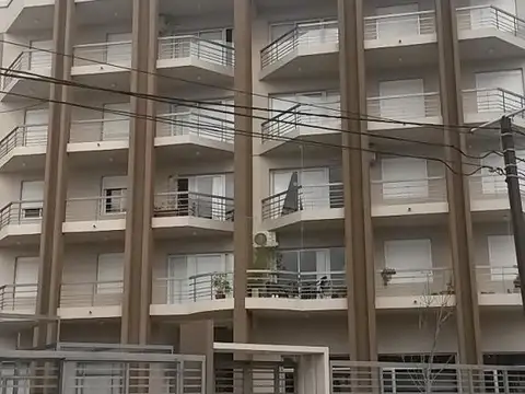 Departamento de 1 dormitorio en venta - Caronti 357