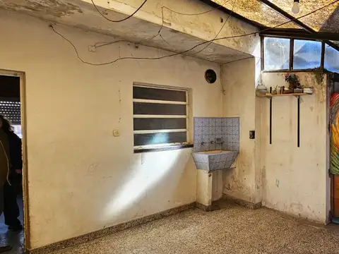 Pasaje Felix Origone 700, Piso PB