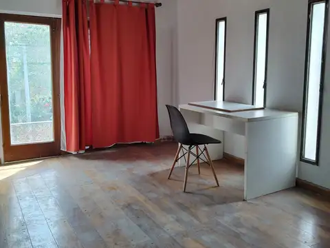 Casa 6 ambientes con 1 baño