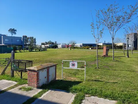 Terreno en Venta en Pilar del Este - Santa Emilia, USD 19.000