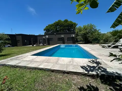 Casa en Venta con 2 cocheras
