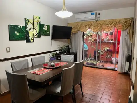 VENTA CONSTITUCIÓN 3 AMBIENTES CON PATIO