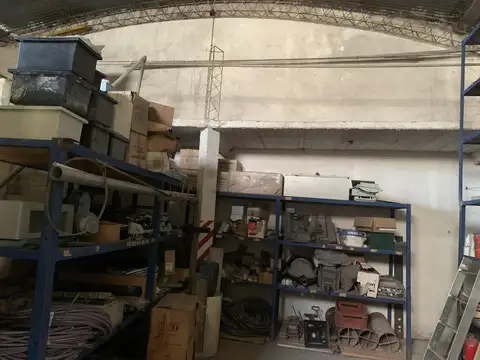 Excelente fracción de terrenode 1573 m2 con salida a dos calles, José León Suarez