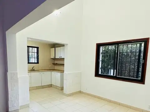 Casa dos dormis con pileta en venta en Baigorria