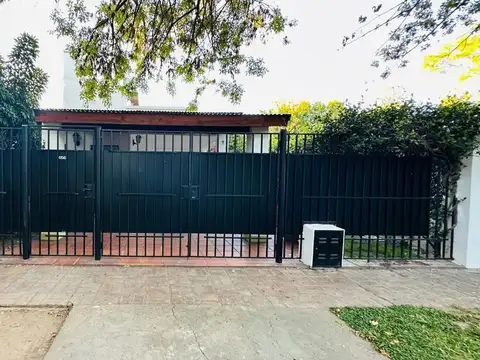 Casa dos dormis con pileta en venta en Baigorria