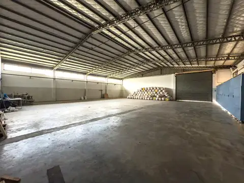 Galpon en Alquiler 50  mts Fondo