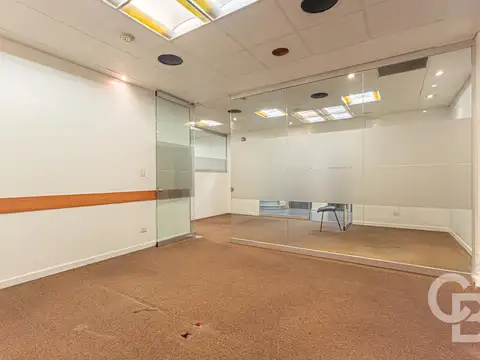 Oficina en Venta con 20 cocheras