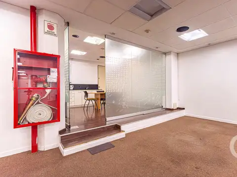 Oficinas en Venta en San Nicolás. Edificio en Block. Chalet "Muebles Díaz"