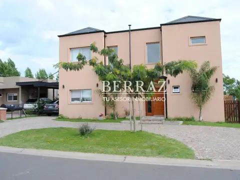 Casa Venta Santa Guadalupe Pilar del Este con lote de 652 m2