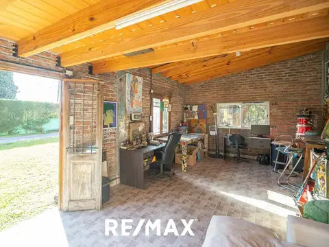 Casa en Venta con 3 cocheras