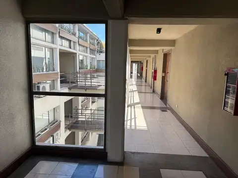 Oficina en Alquiler con 2 cocheras