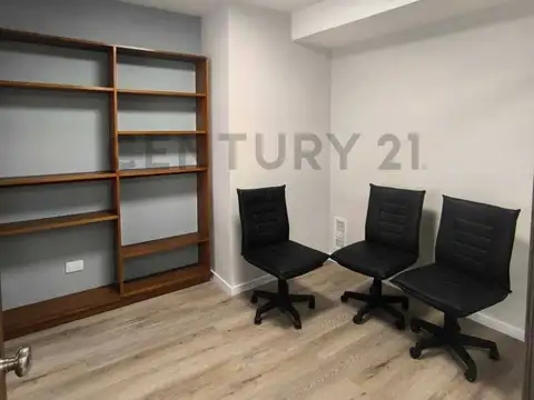 Esmeralda 700, Piso 0