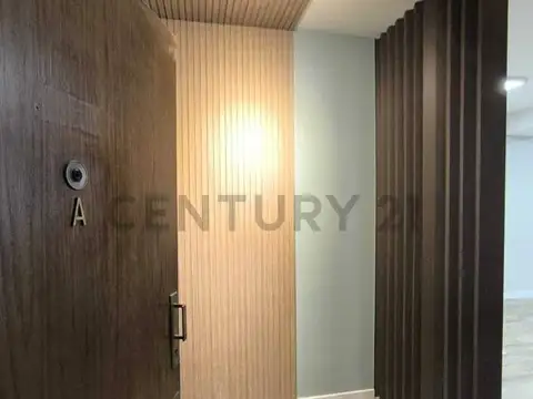 Esmeralda 700, Piso 0