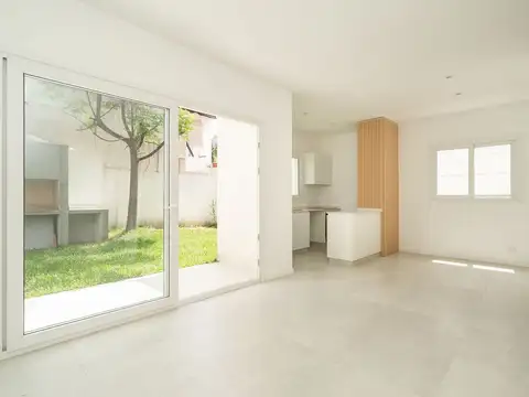 VENTA PH TIPO CASA A ESTRENAR CON JARDIN EN OLIVOS