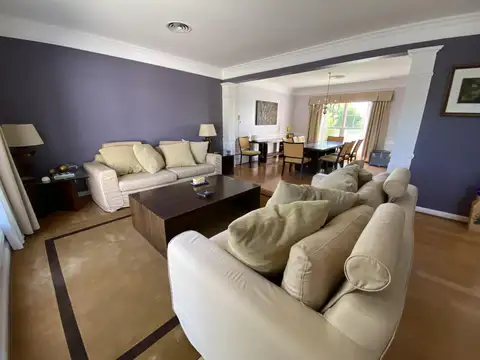 Casa 5 ambientes con 3 baños