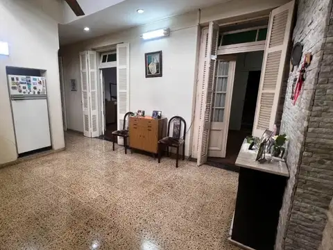 Venta casa 6 ambientes en Parque Avellaneda